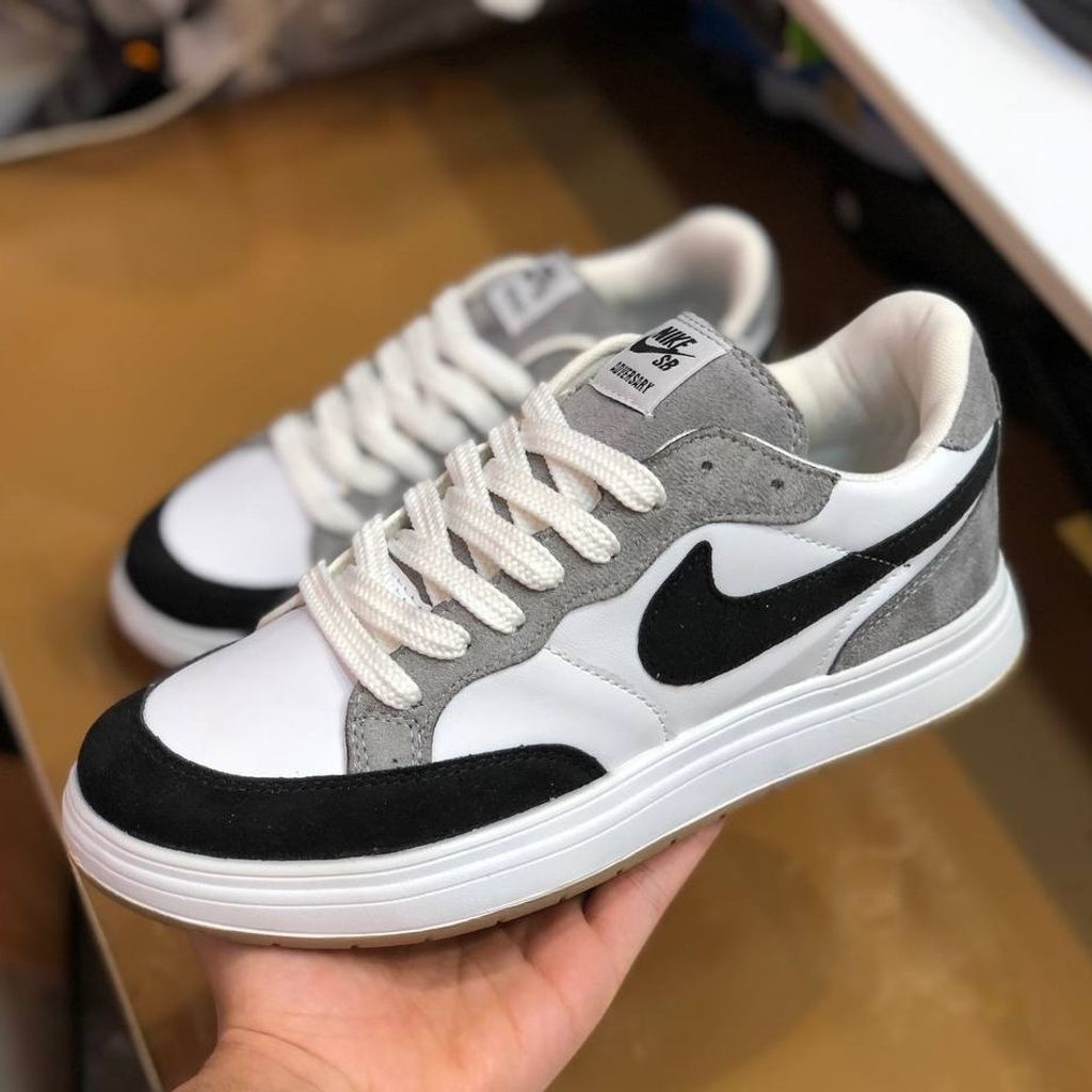 خرید اینترنتی قیمت کفش نایک SB مردانه رنگ طوسی سفید