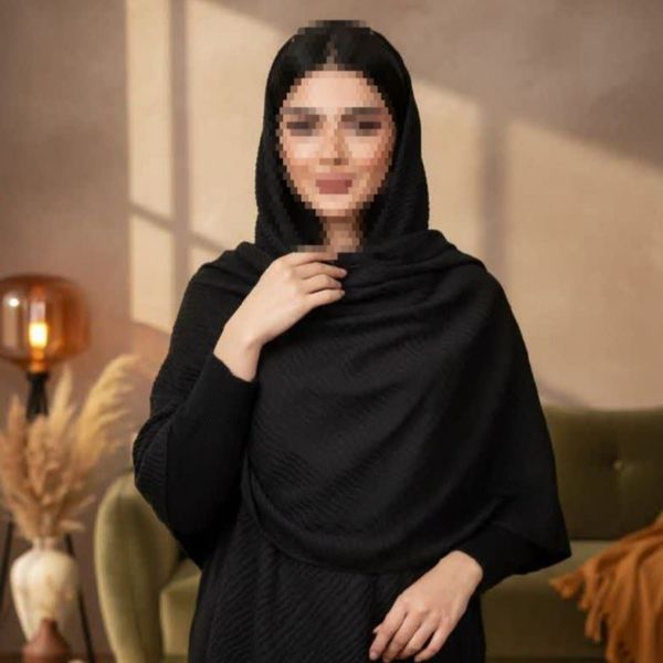 شال نخی پلیسه ساده تک رنگ مشکی جنس سیا اسکارف اعلا