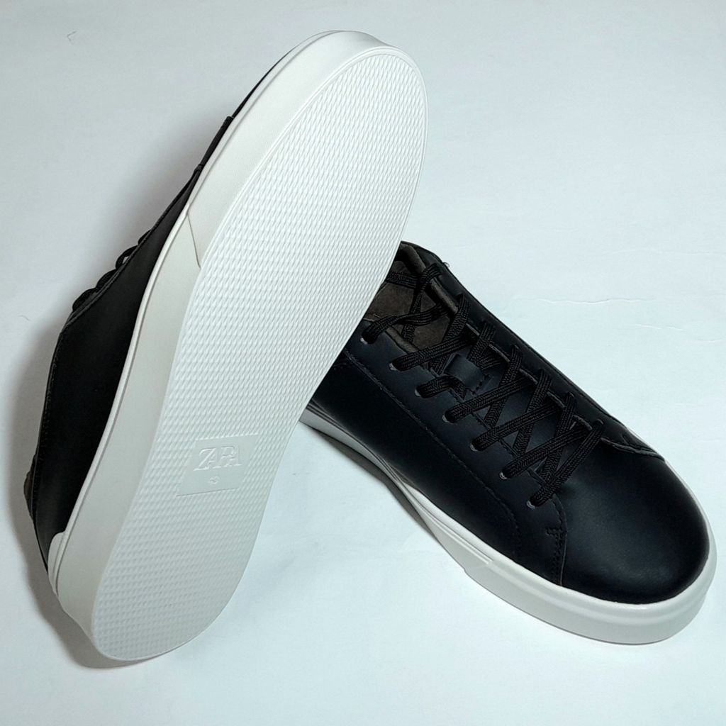 مشخصات کفش مردانه زارا مشکی مدل Heel Detail Trainers