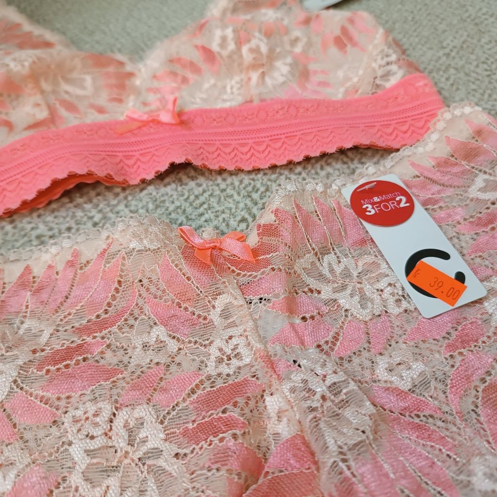 مشخصات ست نیم تنه و شورت گیپور وارداتی برندc