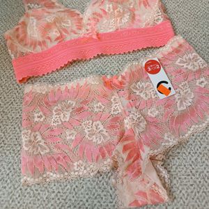 فروش اینترنتی ست نیم تنه و شورت گیپور وارداتی برندc