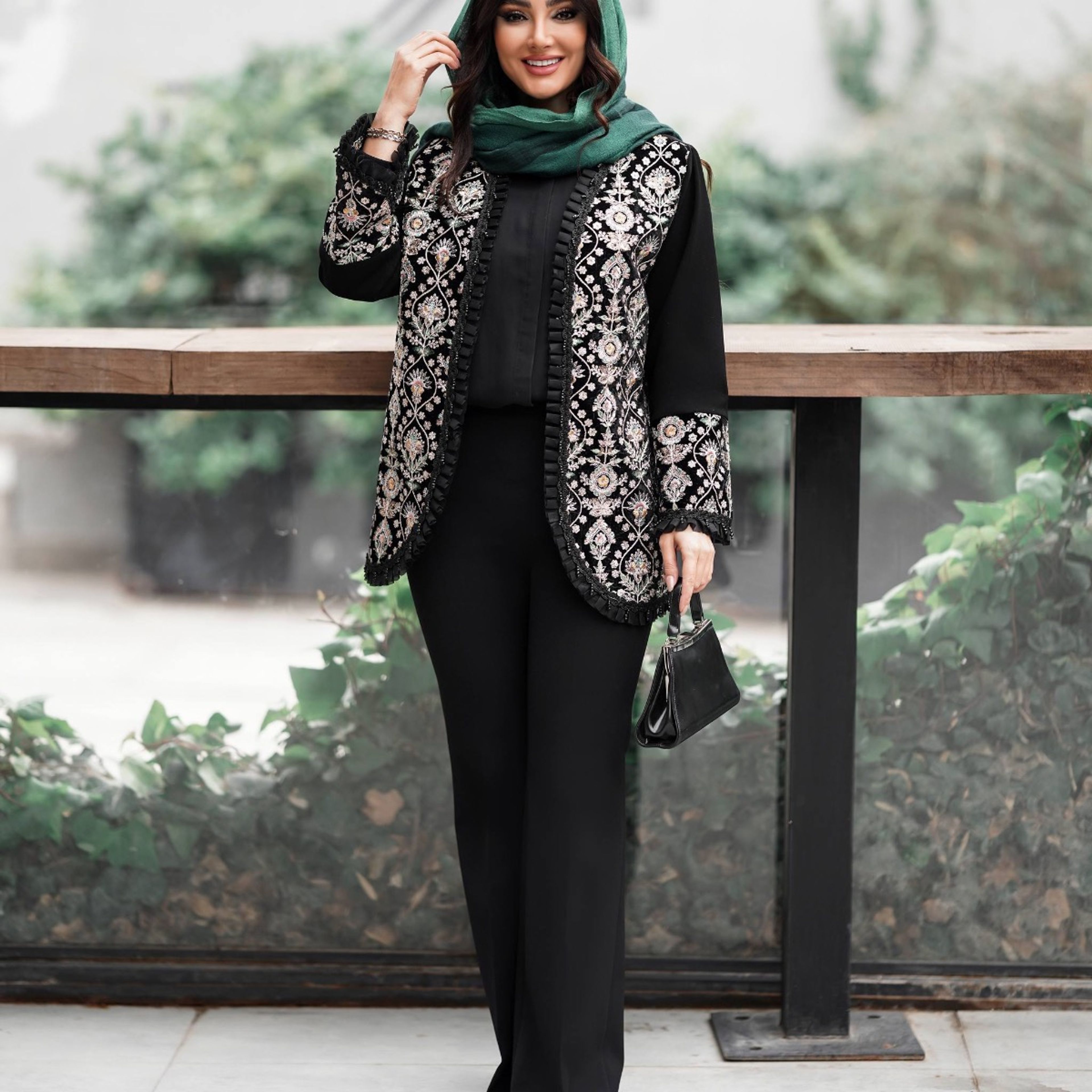 خرید آنلاین کت مجلسی سنگ دوزی