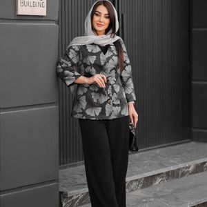 مشخصات کت کوتاه ژاکارد عیدانه