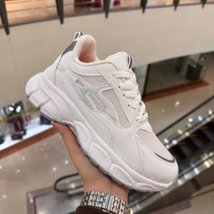 خرید آنلاین کفش اسپرت شیک