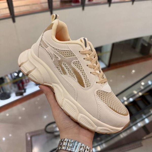 کفش اسپرت شیک