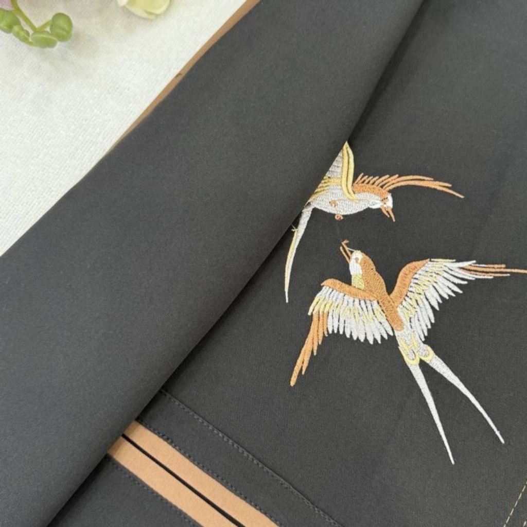 خرید آنلاین مانتو و شلوار زنانه طرح پرستو