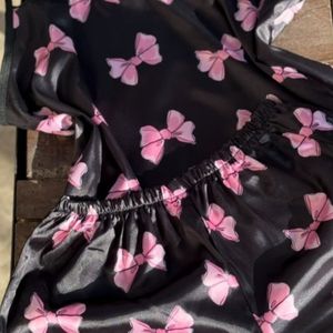 قیمت ارزان تاپ و شلوارم ساتن پاپیون