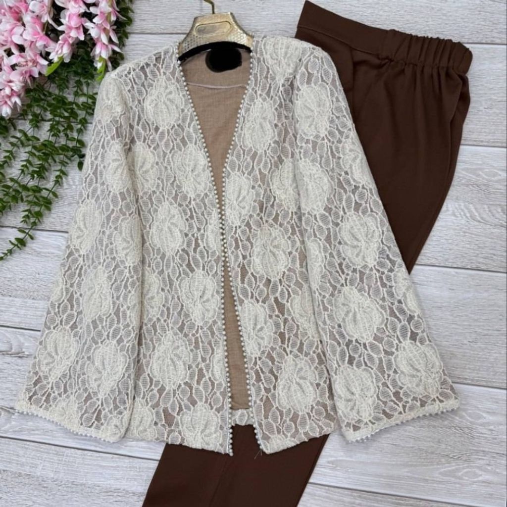 مشخصات مانتو و شلوار گیپور مرواریدی