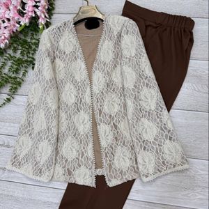 مشخصات مانتو و شلوار گیپور مرواریدی