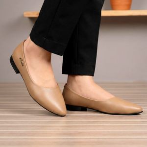 مشخصات کالج کلارک زنانه و دخترانه مدل عروسکی شیک و راحت