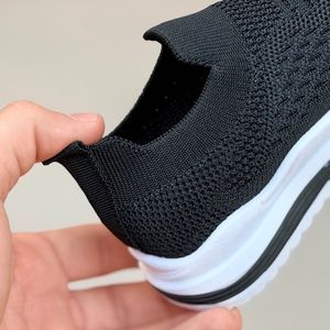 خرید اینترنتی قیمت کتونی بچگانه جورابی نقلی از توباکو کد 4113001