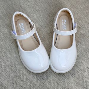خرید اینترنتی قیمت کفش دخترانه عروسکی طرح ورنی ساده new از هارتال کد 4113005