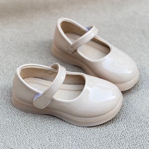 خرید اینترنتی قیمت کفش دخترانه عروسکی طرح ورنی ساده new از هارتال کد 4113005