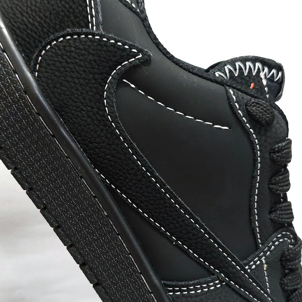 قیمت ارزان کتانی ترویس اسکات بلک فانتوم Travis Scott Black Phantom