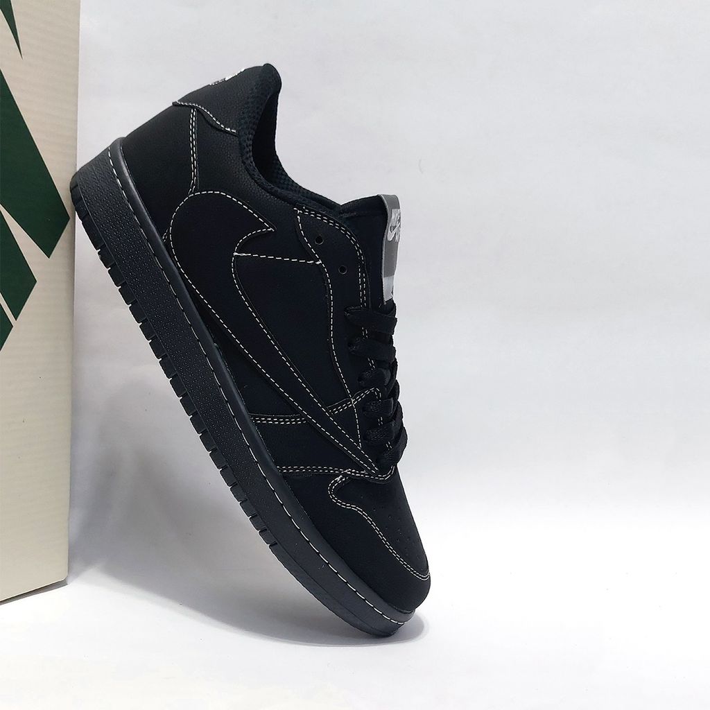 فروش اینترنتی کتانی ترویس اسکات بلک فانتوم Travis Scott Black Phantom