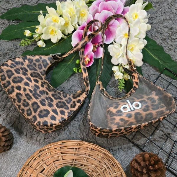 کیف پلنگی توری و یک دست