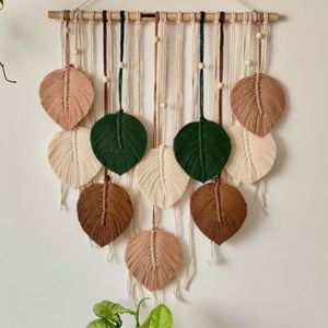 آویز مکرومه با چوب طبیعی طرح پناه