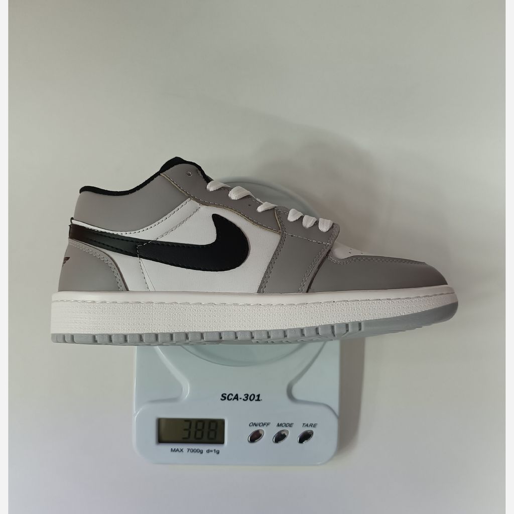 قیمت کتونی مردانه نایک جردن 1 طوسی سفید