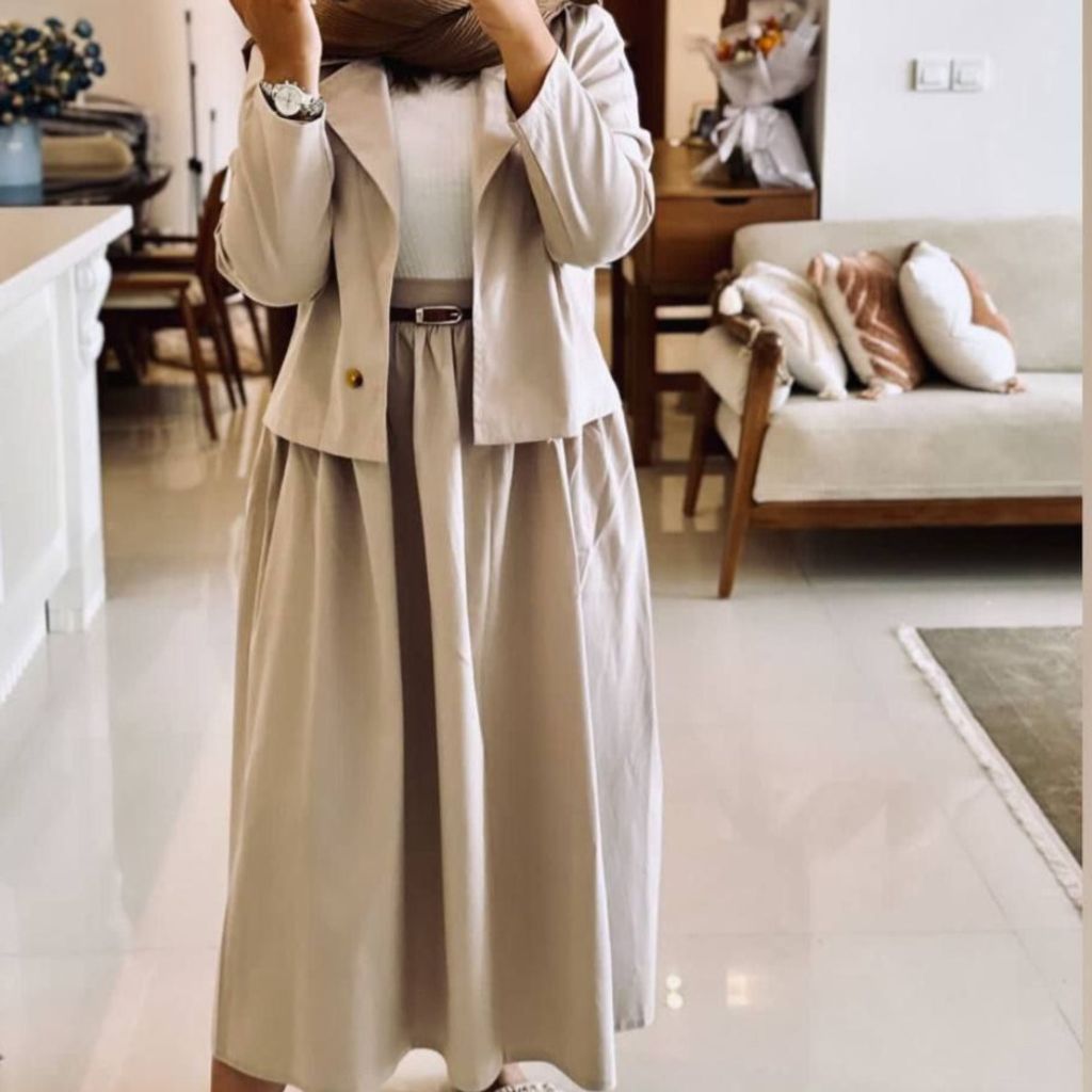 قیمت ارزان کت دامن زنانه ست سه تیکه لاکچری