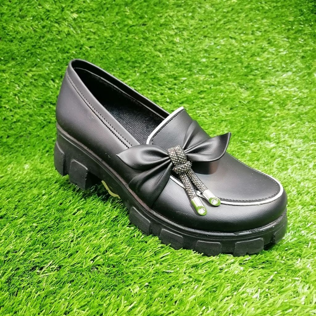 خرید اینترنتی کفش کالج زنانه مدل گلبرگ سایز 37 تا 40 زیره PU