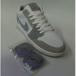 خرید انلاین کتونی مردانه نایک جردن 1 طوسی سفید روشن کیفیت بالا