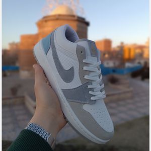 کتونی مردانه نایک جردن 1 طوسی سفید روشن کیفیت بالا