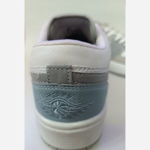 قیمت کتونی مردانه نایک جردن 1 طوسی سفید روشن کیفیت بالا