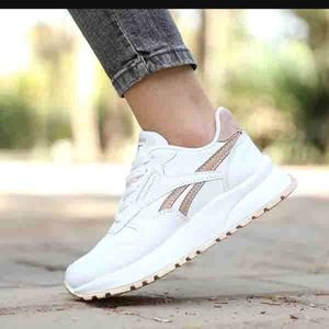 خرید انلاین کتونی طبی لژدار زنانه مدل ریبوک