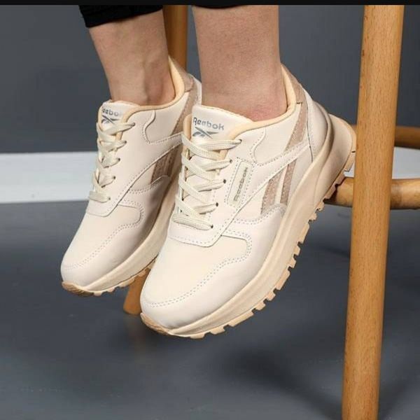 کتونی طبی لژدار زنانه مدل ریبوک