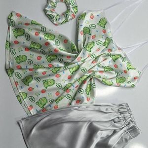 خرید اینترنتی تاپ و شورتک و اسکرانچی