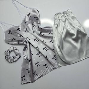 خرید انلاین تاپ و شورتک و اسکرانچی