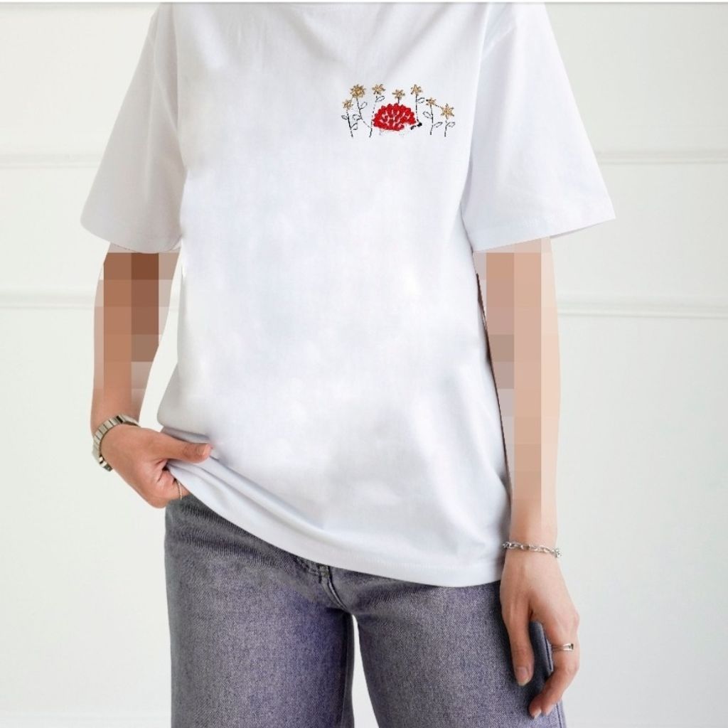 خرید آنلاین تیشرت سفید سوپر پنبه با طرح جوجه تیغی و سه گل