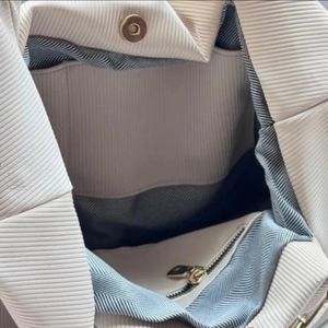 فروش اینترنتی کیف زنانه و دخترانه شیک ترند کیف دستی مجلسی زنانه مد سال سیلک خارجی