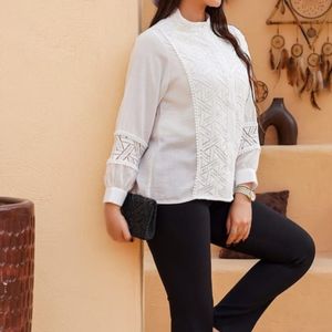 شومیز فلورا زنانه لینن و دانتل