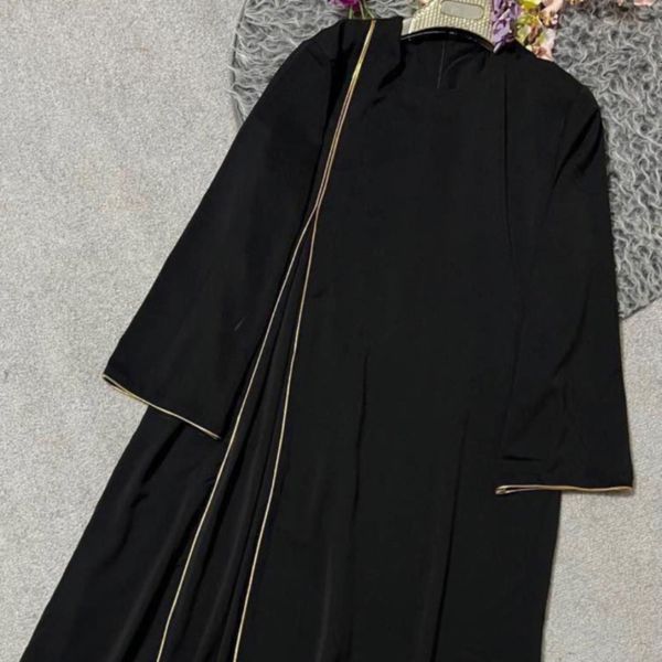 عبا زنانه طرح مغزی دوز