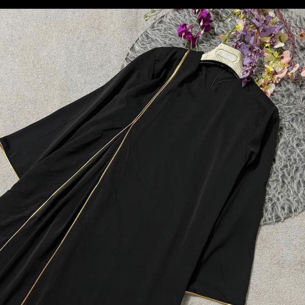 عبا زنانه طرح مغزی دوز