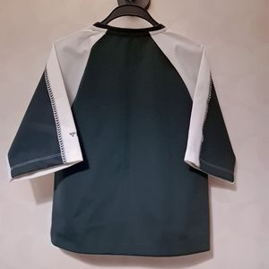 خرید اینترنتی تیشرت ورزشی hummel 