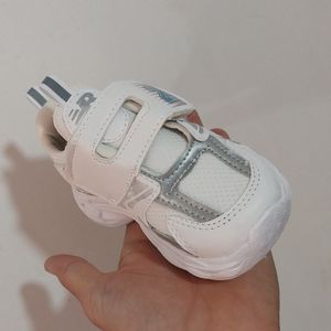 کفش بچگانه نیوبالانس تک چسب
