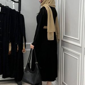 خرید انلاین مانتو مشکی ژاله