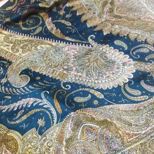 روسری نخ ساتن طرحدار زنانه frtr