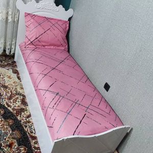 فروش اینترنتی نیم ست یک نفره روتختی زمینه صورتی روکش تشک یکنفره صورتی