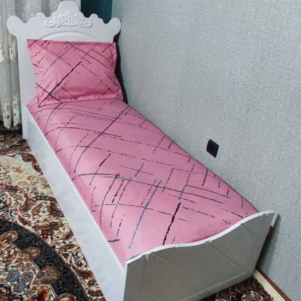 نیم ست یک نفره روتختی زمینه صورتی روکش تشک یکنفره صورتی