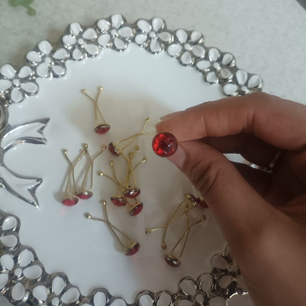 قیمت ارزان گیره روسری نگین دار