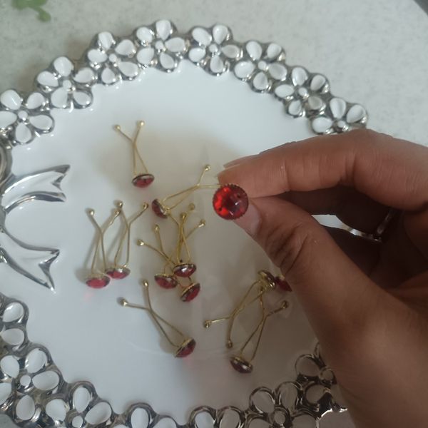 گیره روسری نگین دار