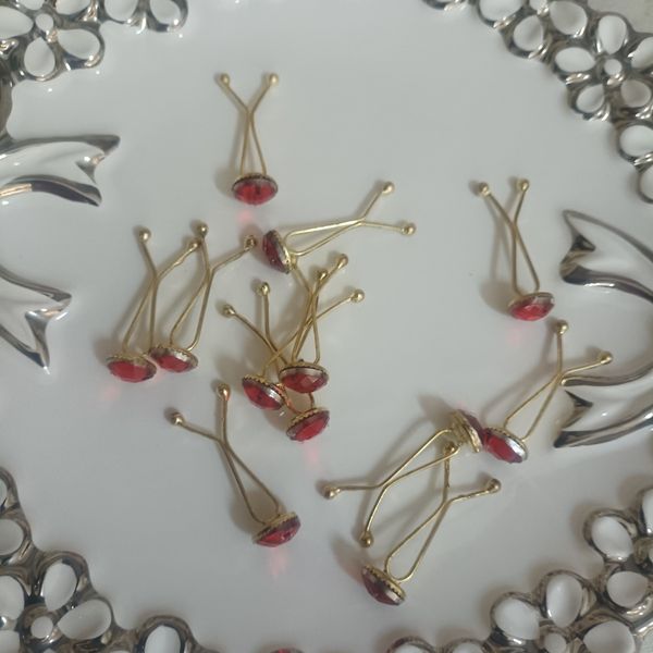 گیره روسری نگین دار