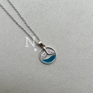 گردنبند دم وال