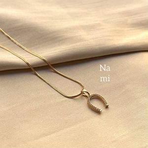 گردنبند زنانه نعل اسب ژوپینگ