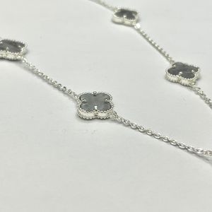 فروش اینترنتی گردنبند زنانه ونکلیف طوسی مسترکوالیتی 