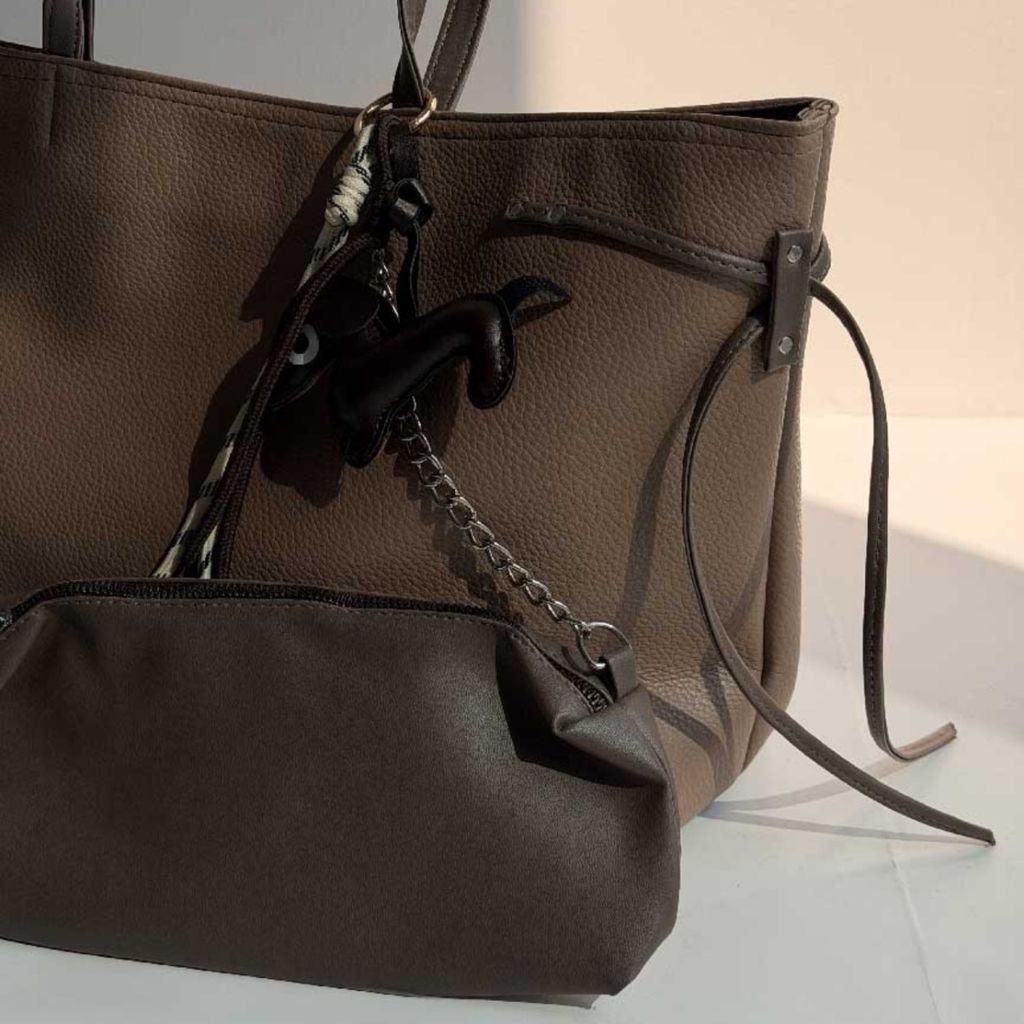 مشخصات کیف دستی چارم بگ کد 280497