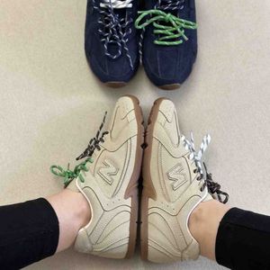 کتونی نیوبالانس میو میو (New Balance x Miu Miu 530 SL)